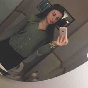 Meet your Posher, Isabella